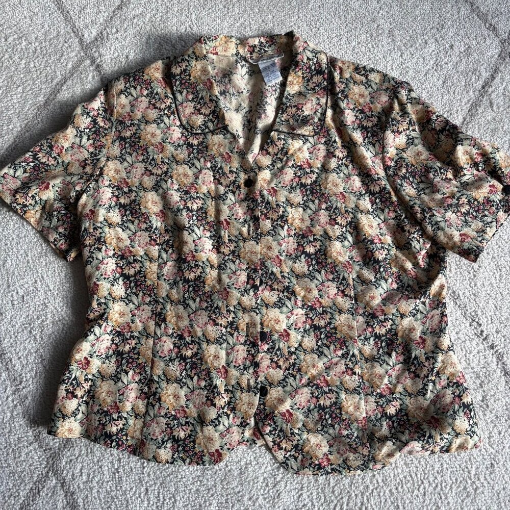 Vintage Emma and Frank Floral Silk Blouse Romantic 90s Short Sleeve Button-Up